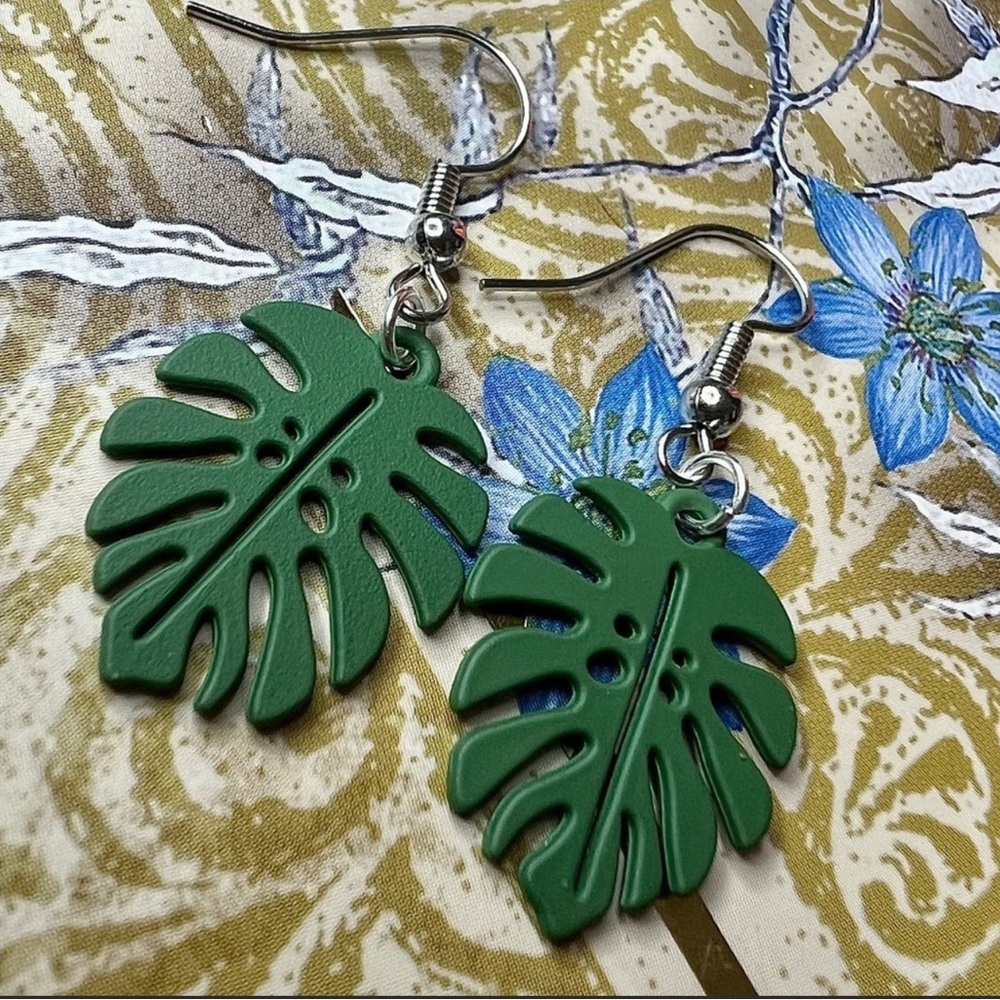 Monstera Leaf Handmade Hypoallergenic Earrings NWT Plant / Floral Earrings Green